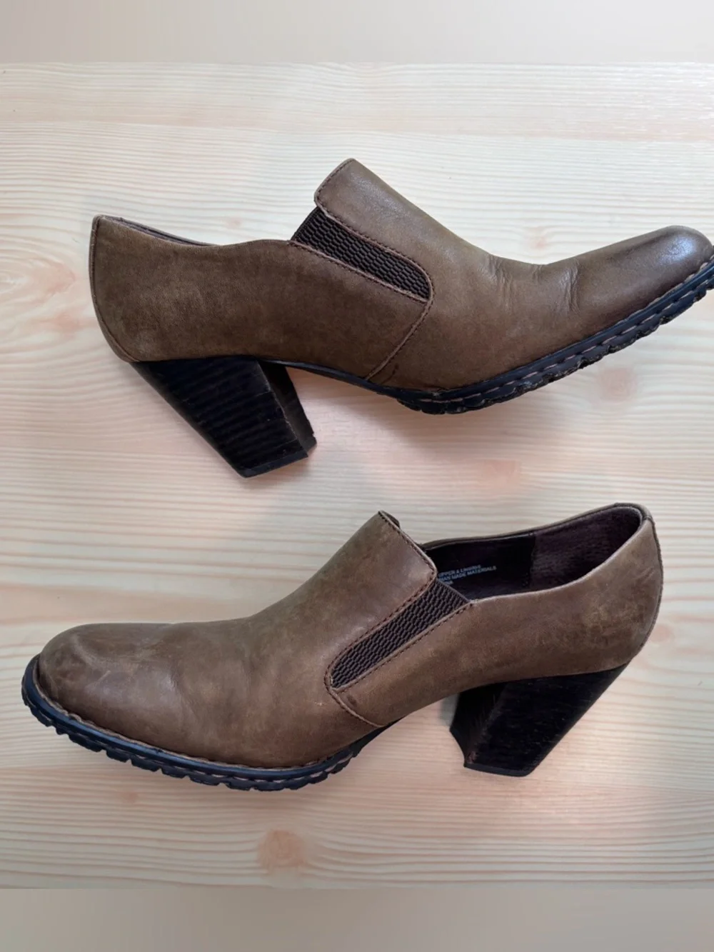 Born Brown Leather Heeled Ankle Booties Slip-On Comfort Shoes Size 9.5